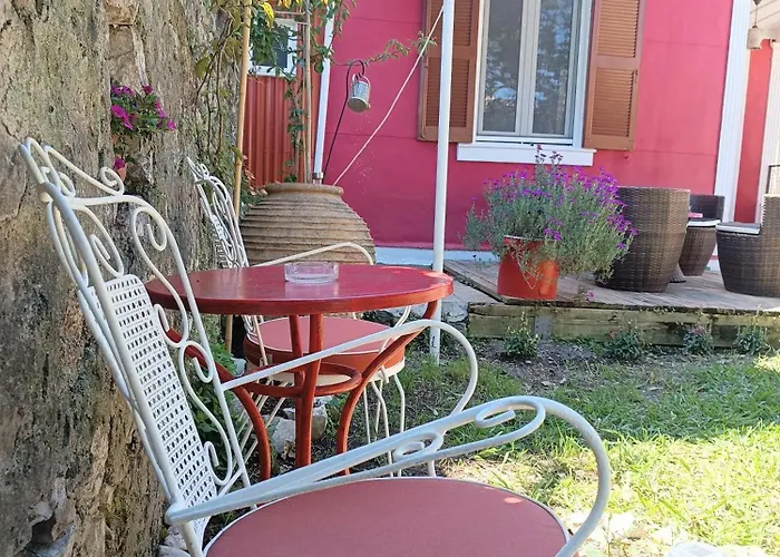 Penelope\'S Street Old House